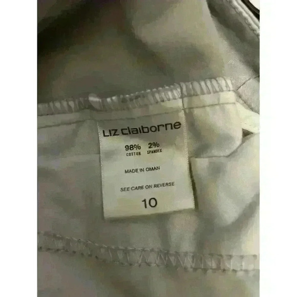 liz Claiborne Wom Shorts Size 10 Regular Fit Casual Khaki Chino Cotton Spandex - Picture 4 of 5
